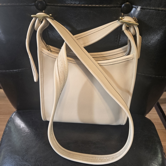 Vintage Coach Cream Shoulder Bag No. M8D - 9997 - Picture 3 of 13